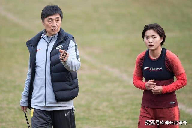 埃及男足点球战胜澳大利亚 赛季最大黑马王者之姿初现